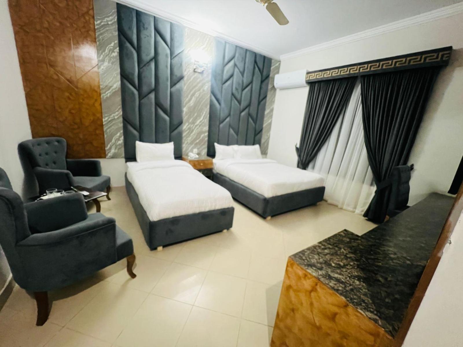 اسلام اباد Royal Serena Residency الغرفة الصورة
